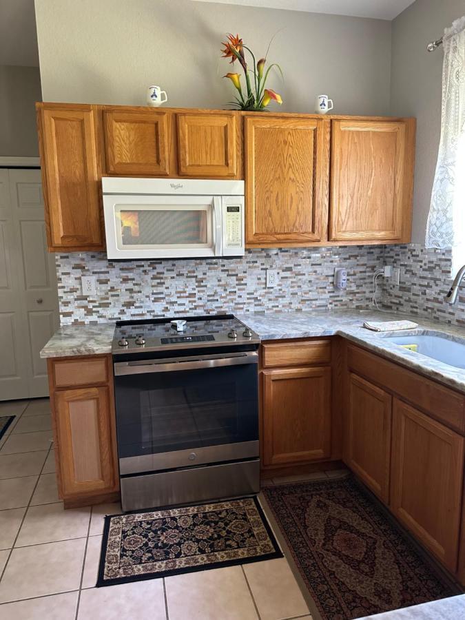 Quiet Room In A Family Home Lehigh Acres Exterior foto